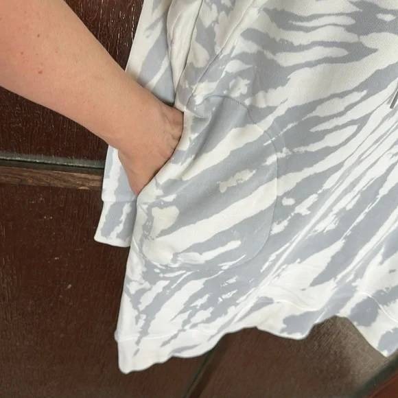 525 America Tie Dye Hoodie Dress, Revolve Long Sleeve, Mini Length Sz M / #8193 - Picture 3 of 4